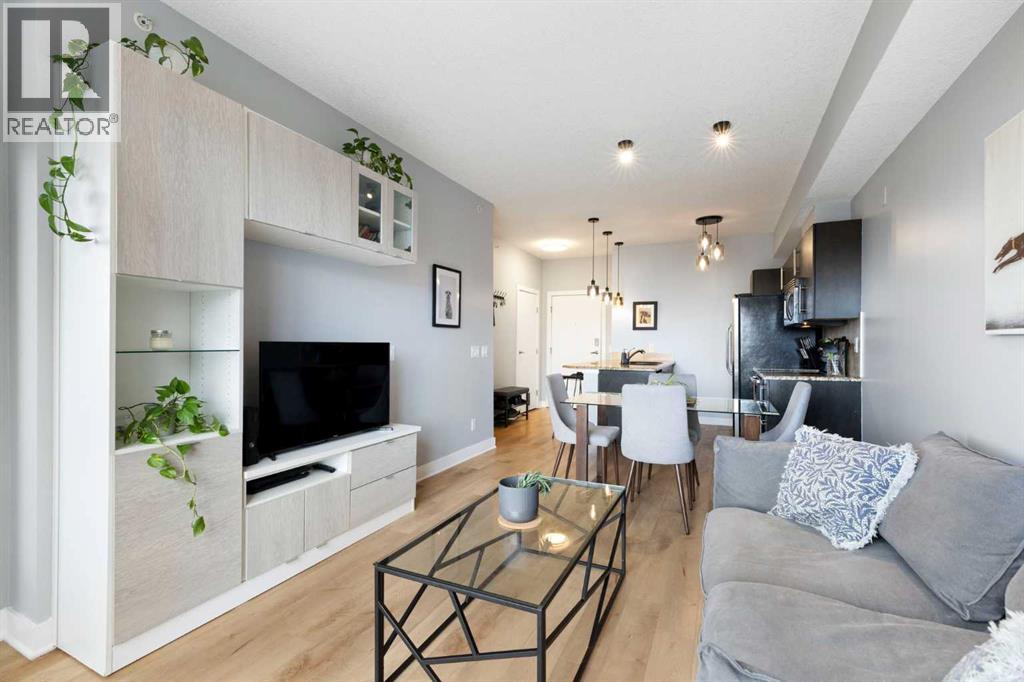 303, 2307 14 Street SW