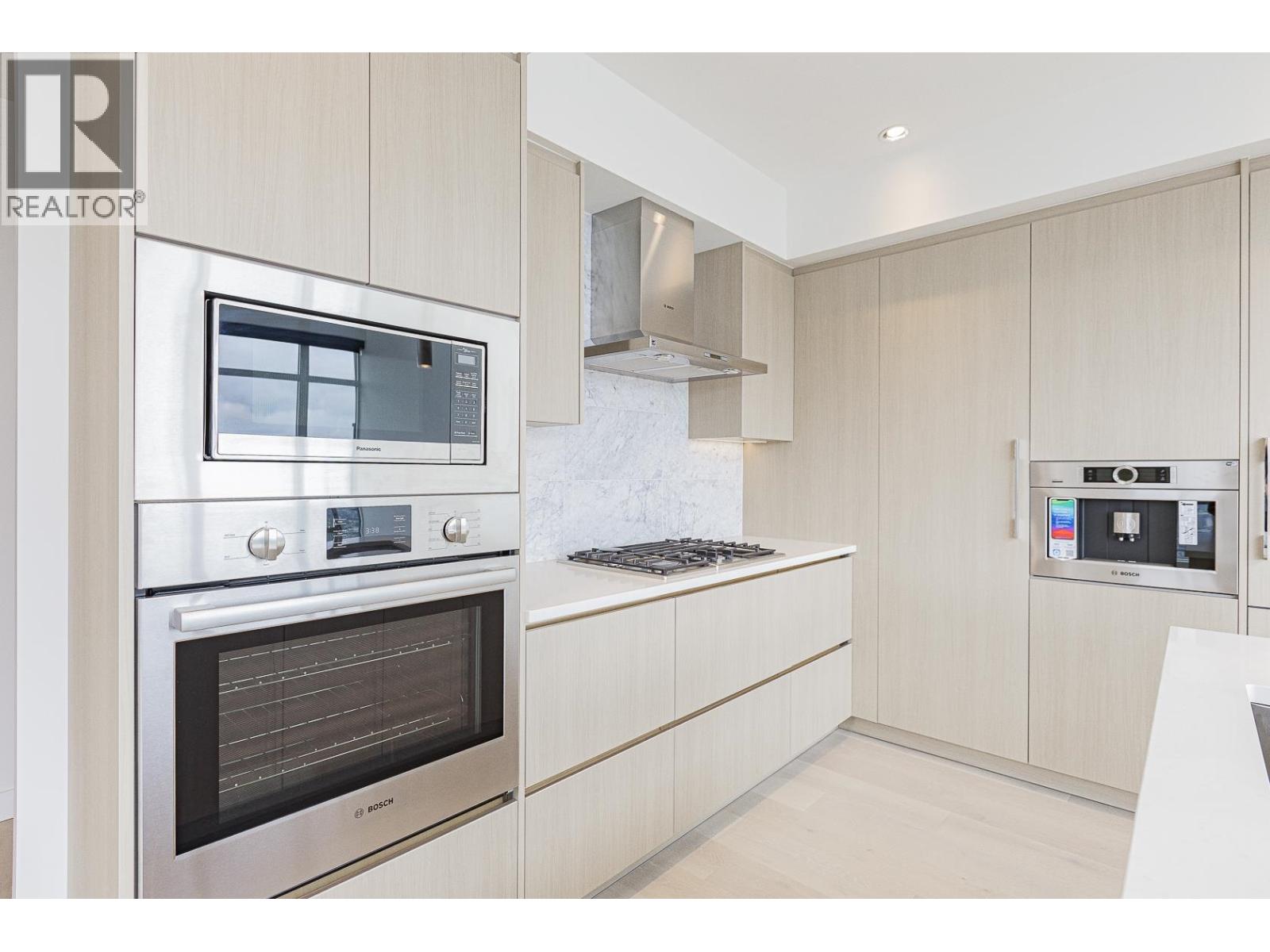 4907 4730 LOUGHEED HIGHWAY