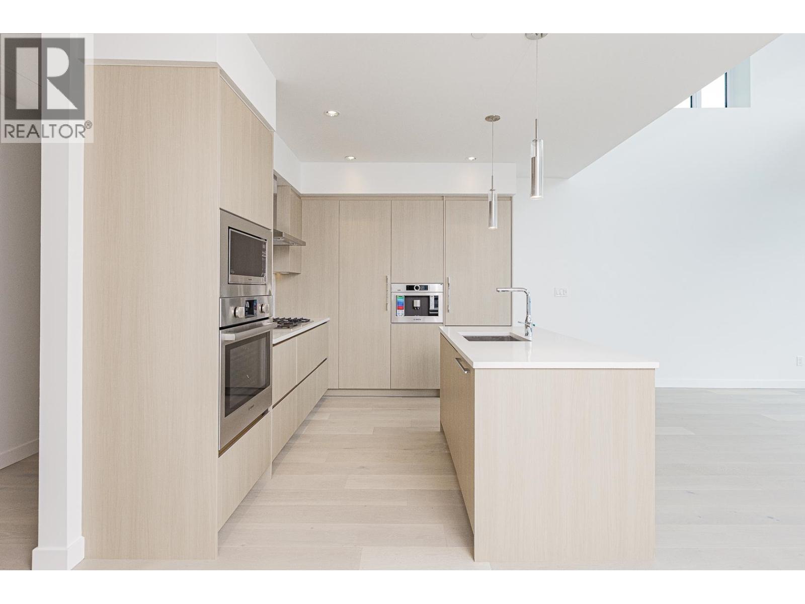 4907 4730 LOUGHEED HIGHWAY