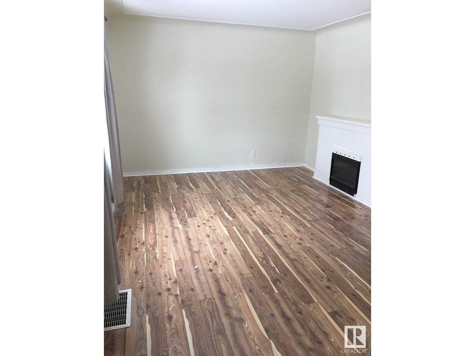 8151 79 AV NW