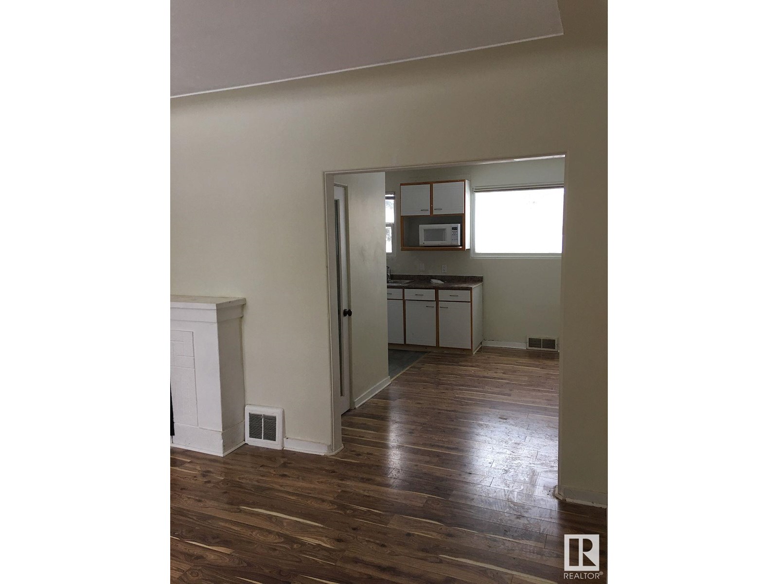 8151 79 AV NW