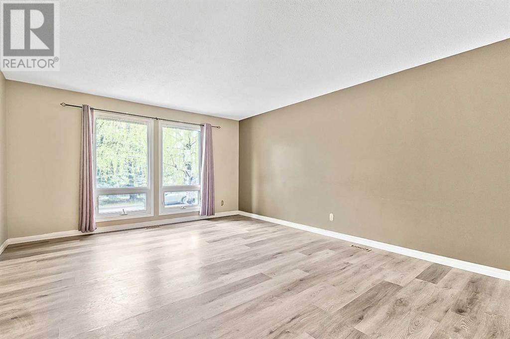 5 Pekisko Road SW