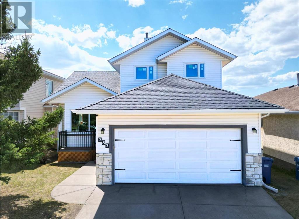 232 Hawkmount Close NW