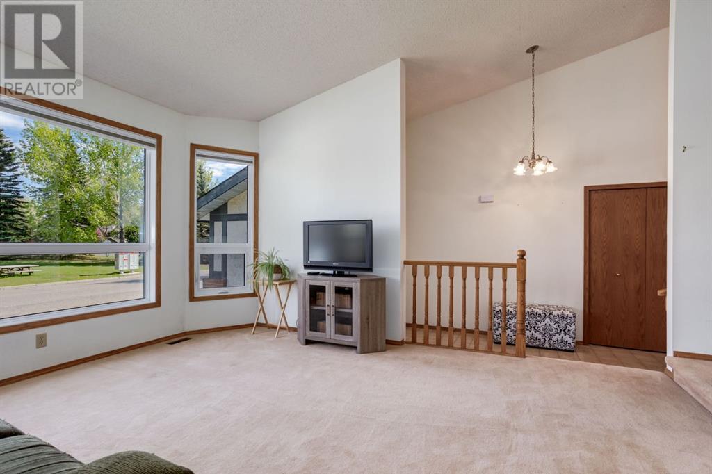 51 Scenic Park Crescent NW