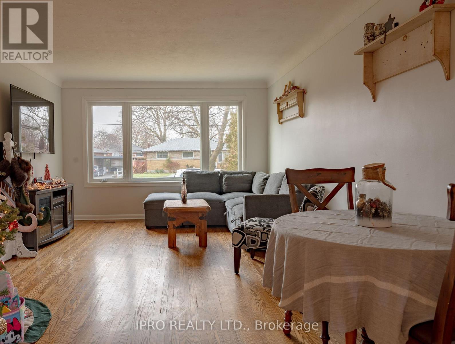 424 BUNTING ROAD W