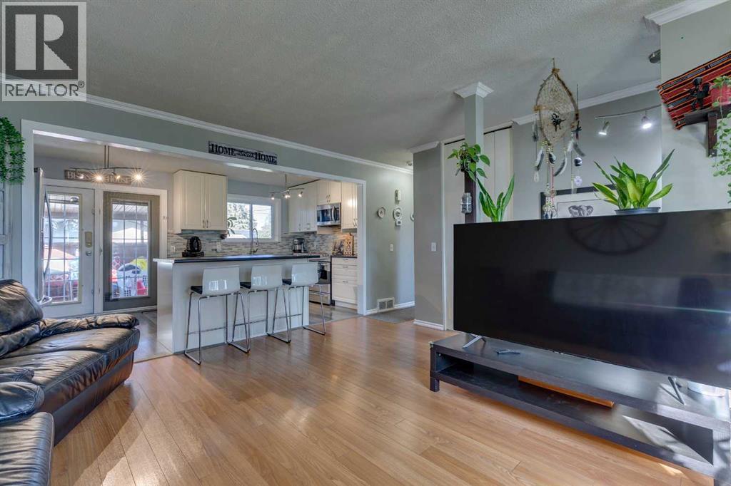 448 Malvern Close NE