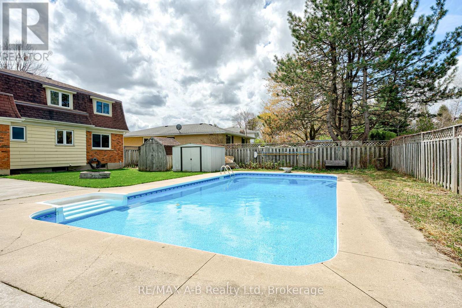90 WINDEMERE CRESCENT