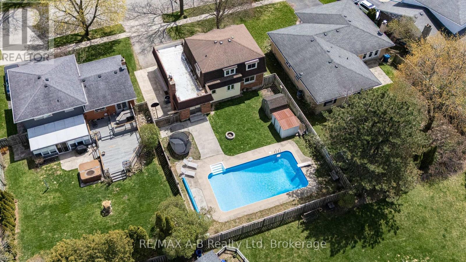 90 WINDEMERE CRESCENT