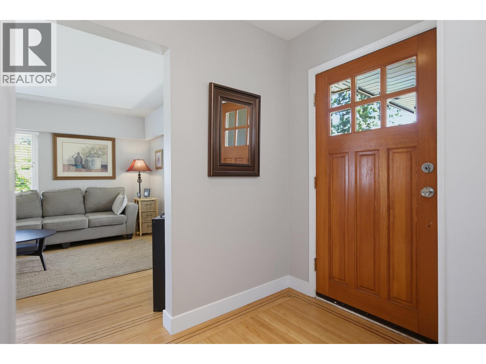 942 PORTER STREET