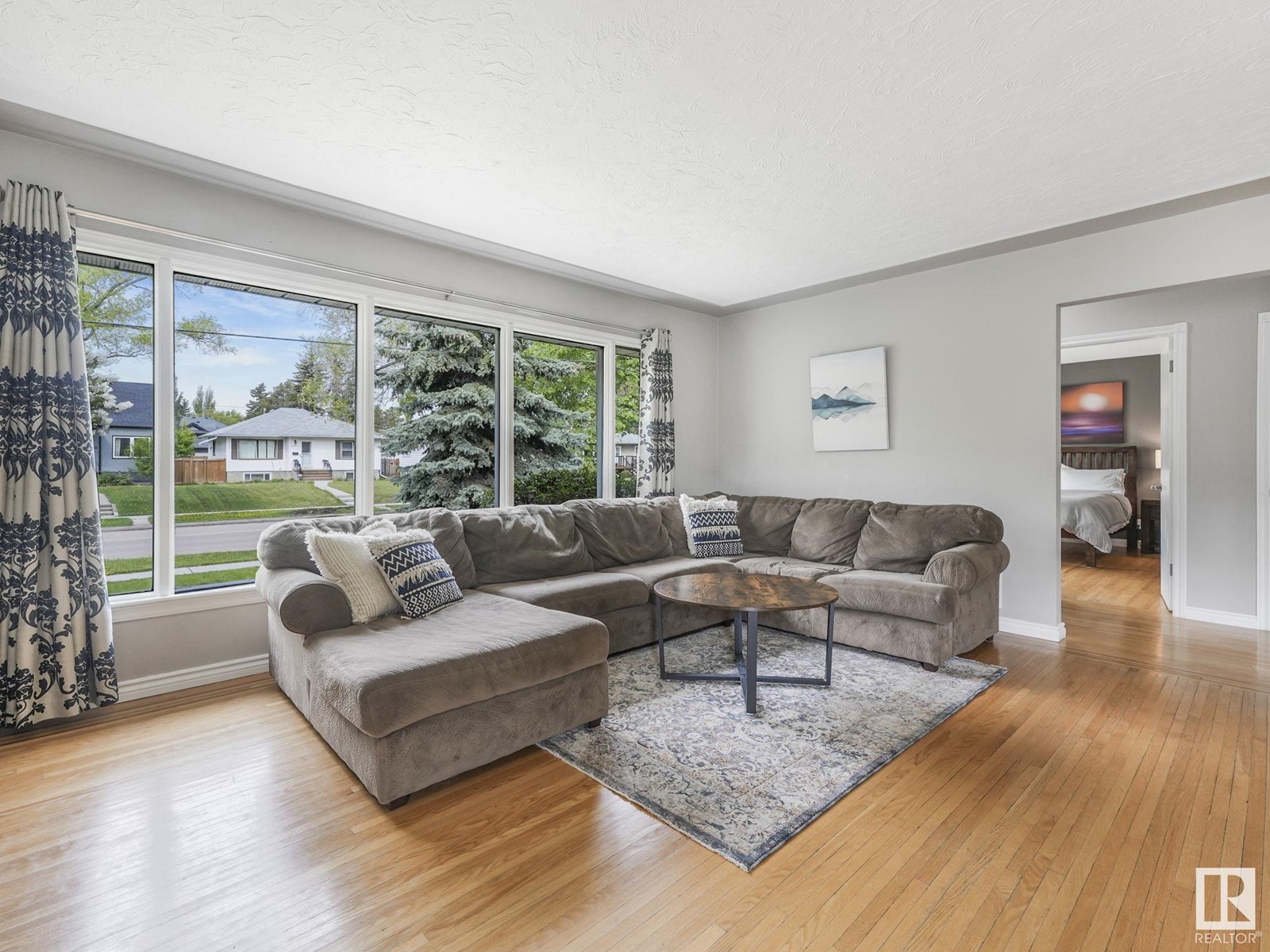 10907 116 ST NW NW