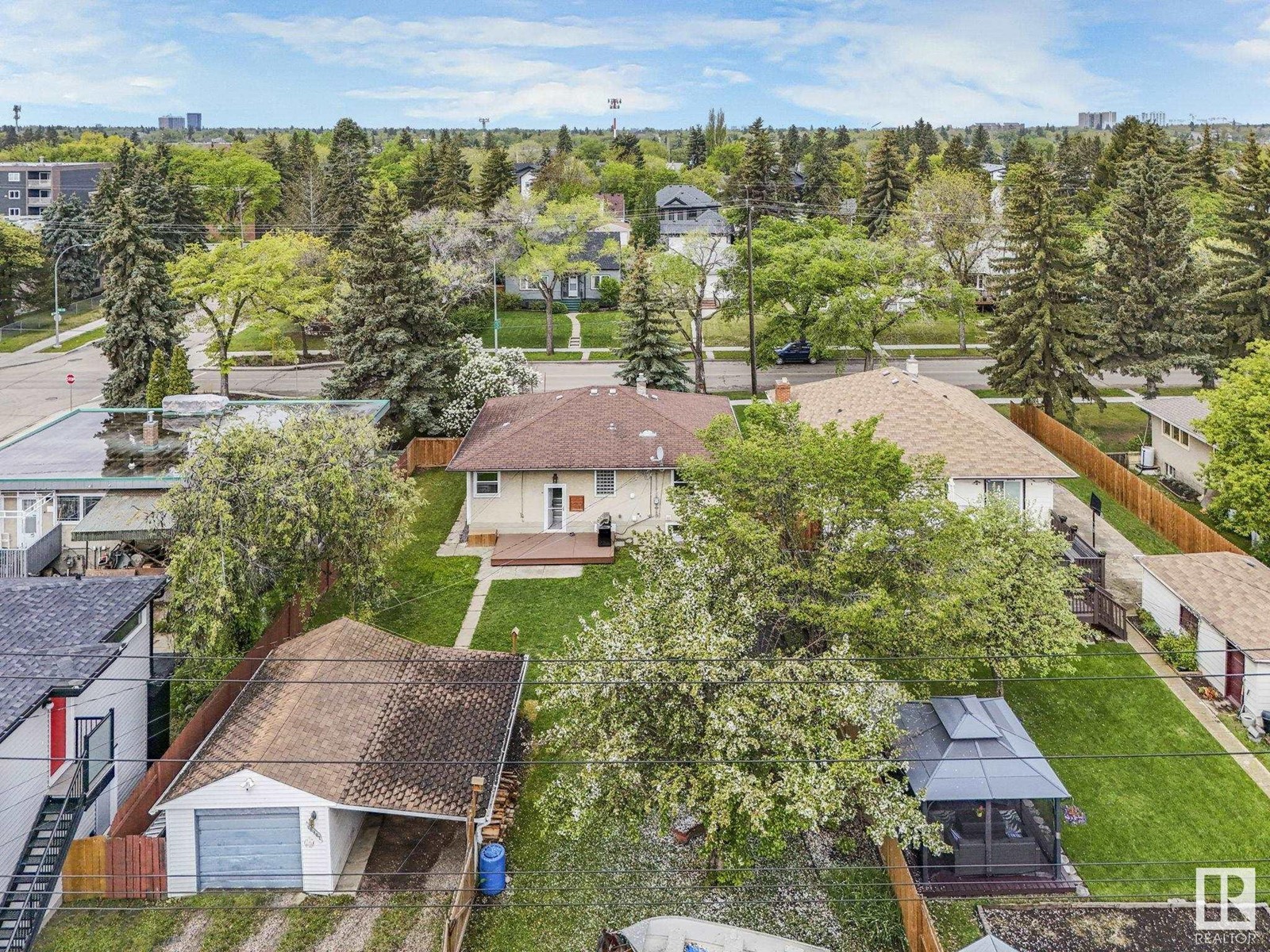 10907 116 ST NW NW