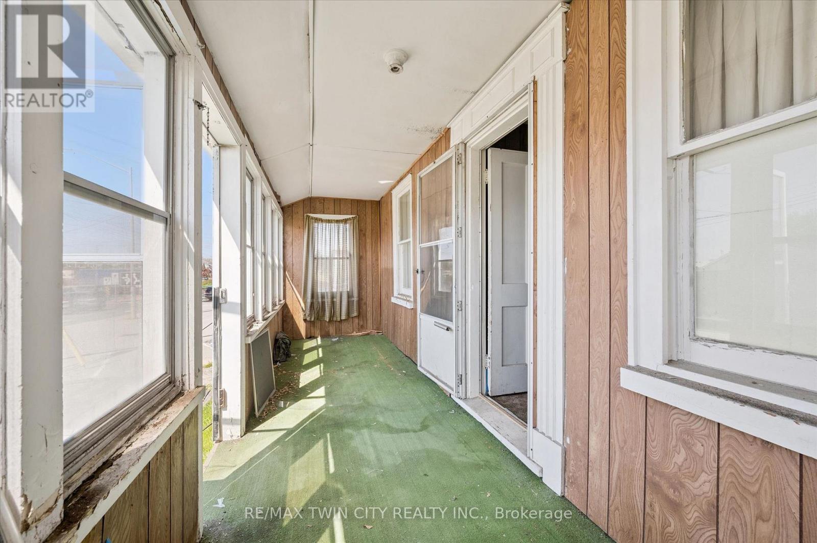630 MAIN STREET E