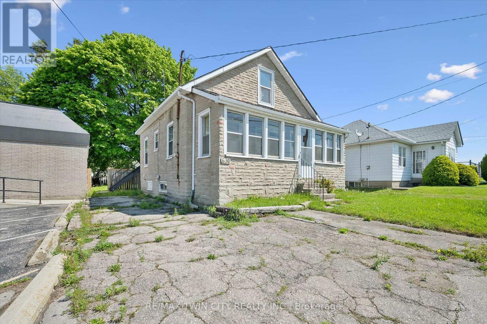 630 MAIN STREET E