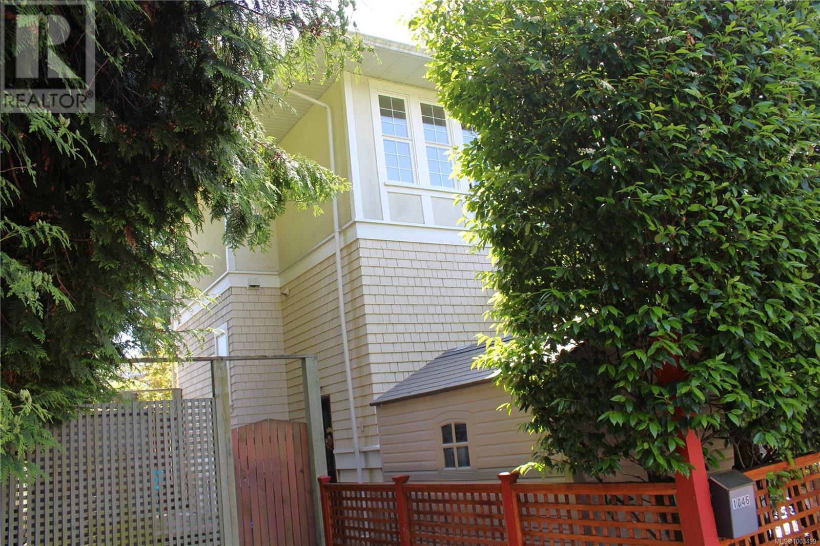 1046 St. Charles St