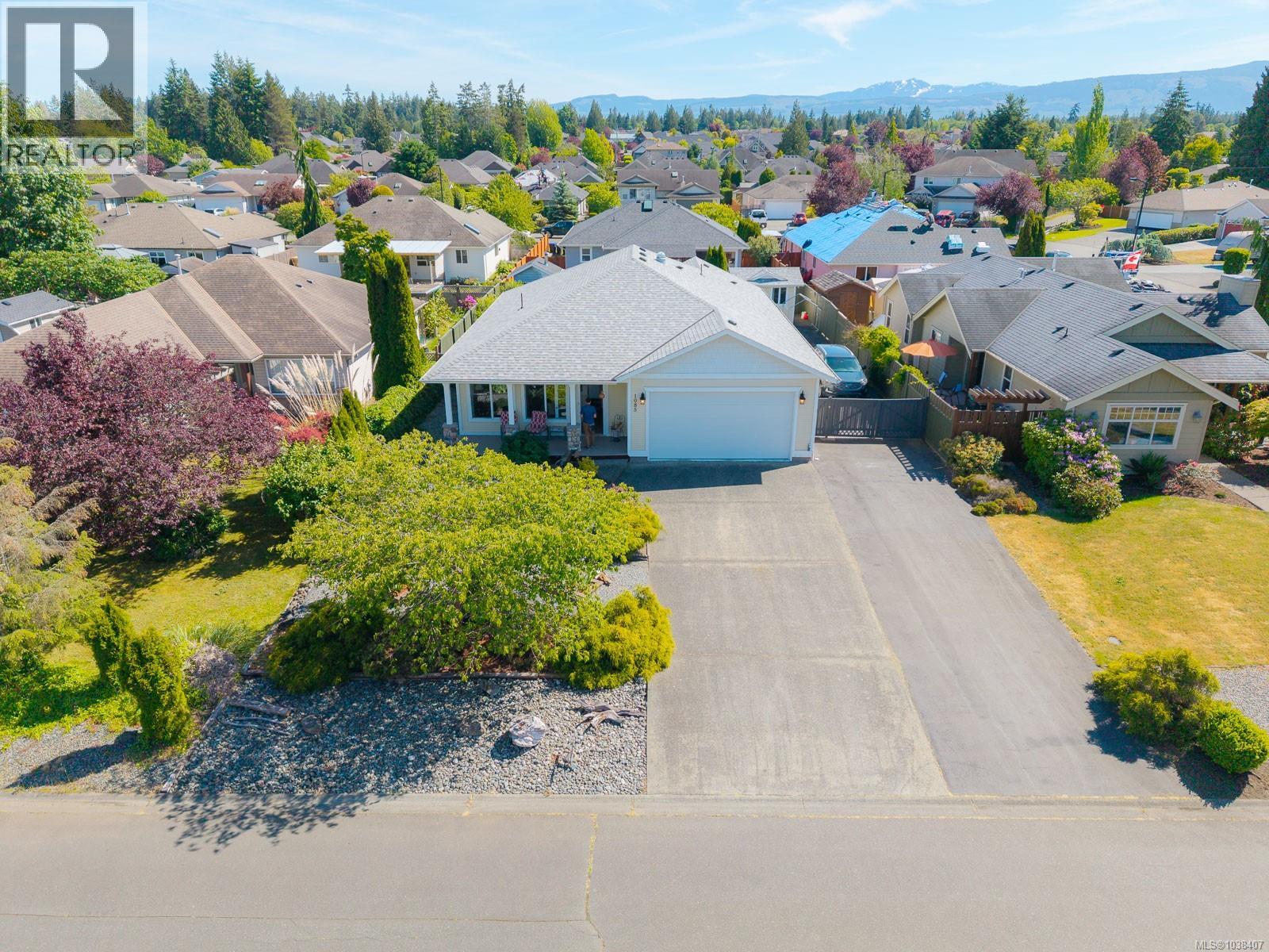 1085 Tara Cres