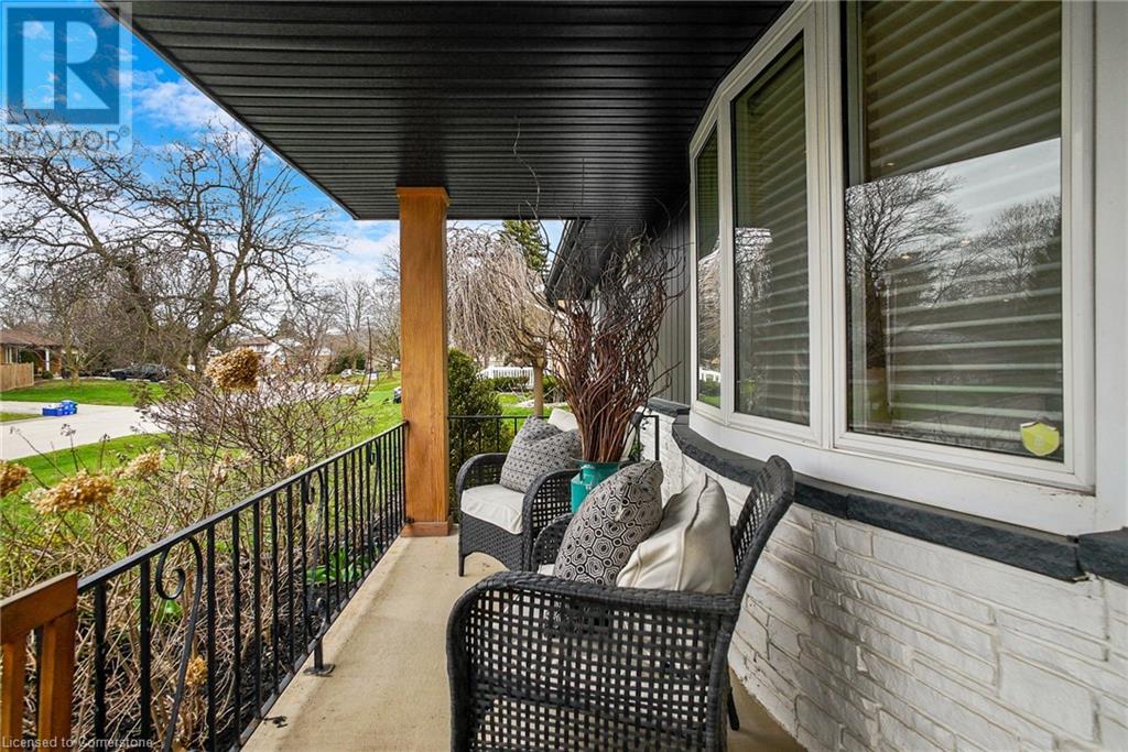 111 ROSSLINN Road