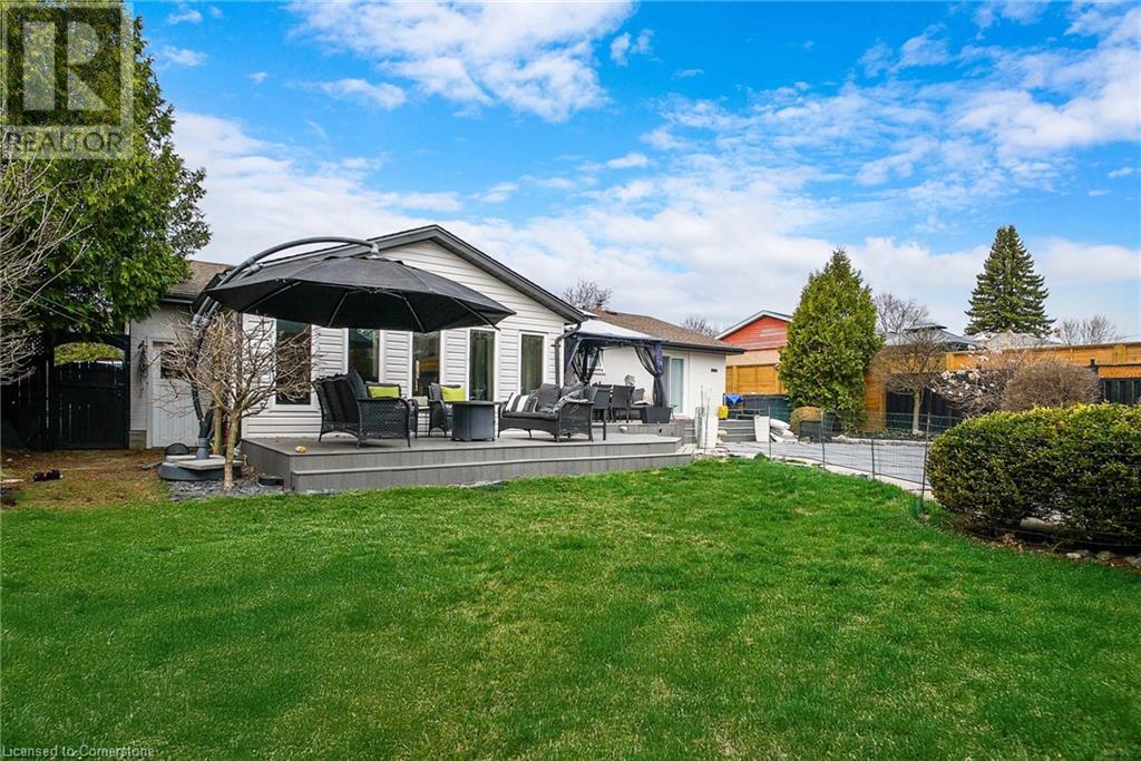 111 ROSSLINN Road
