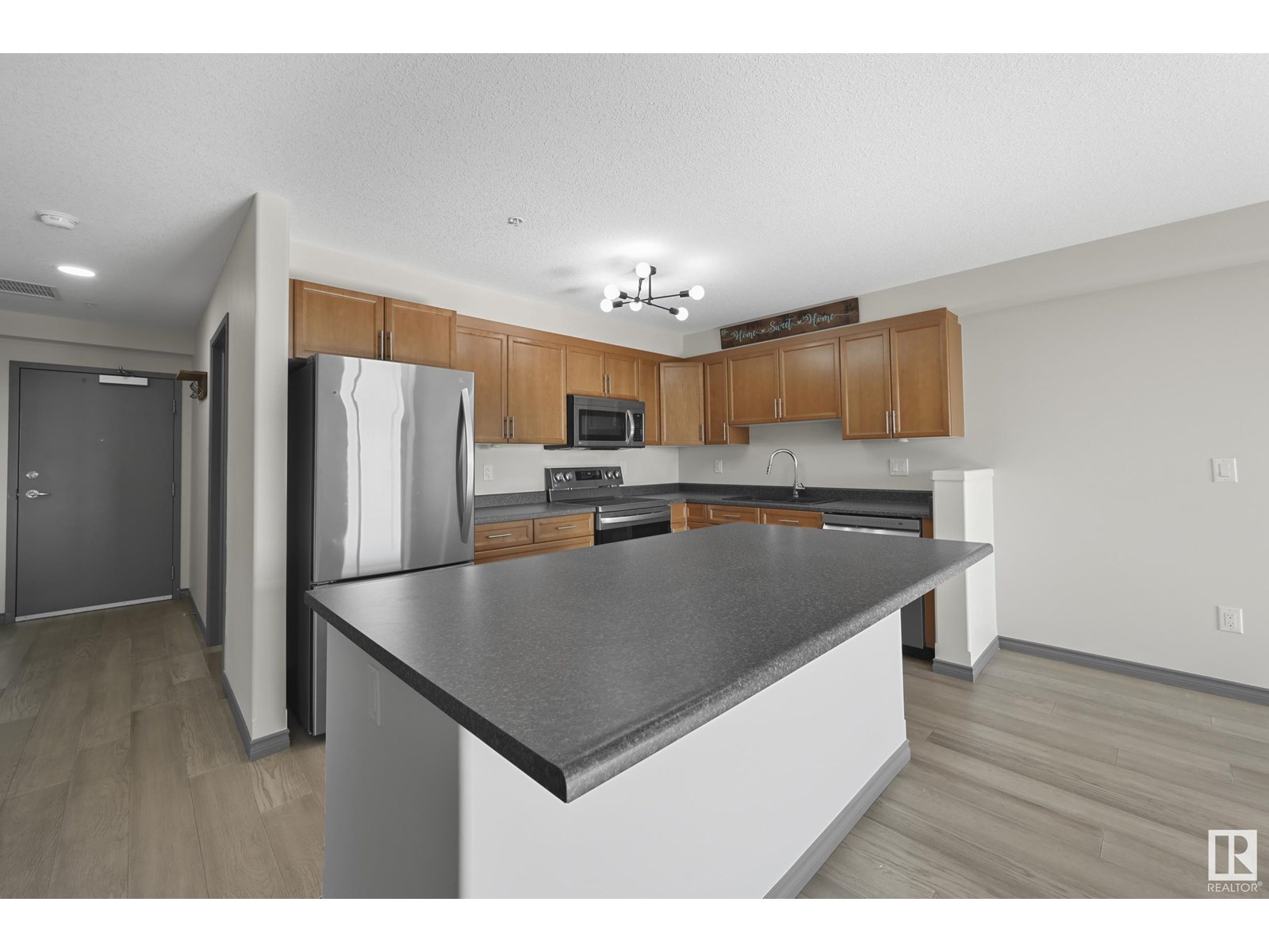 #216 1589 GLASTONBURY BV NW