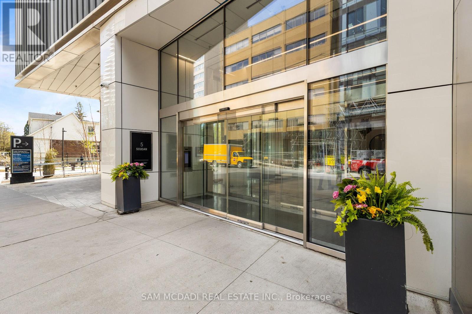802 - 5 SOUDAN AVENUE