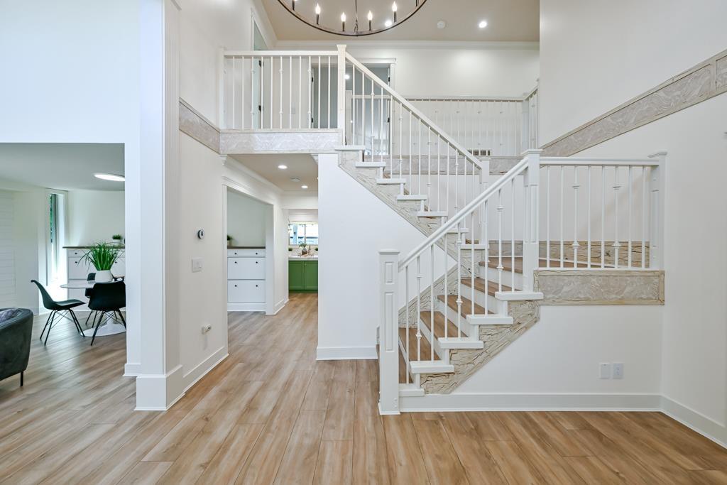 9709 CROWN CRESCENT