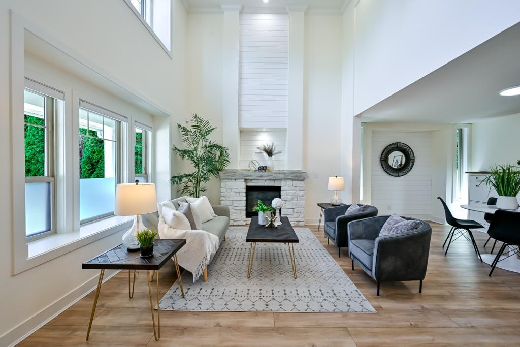 9709 CROWN CRESCENT