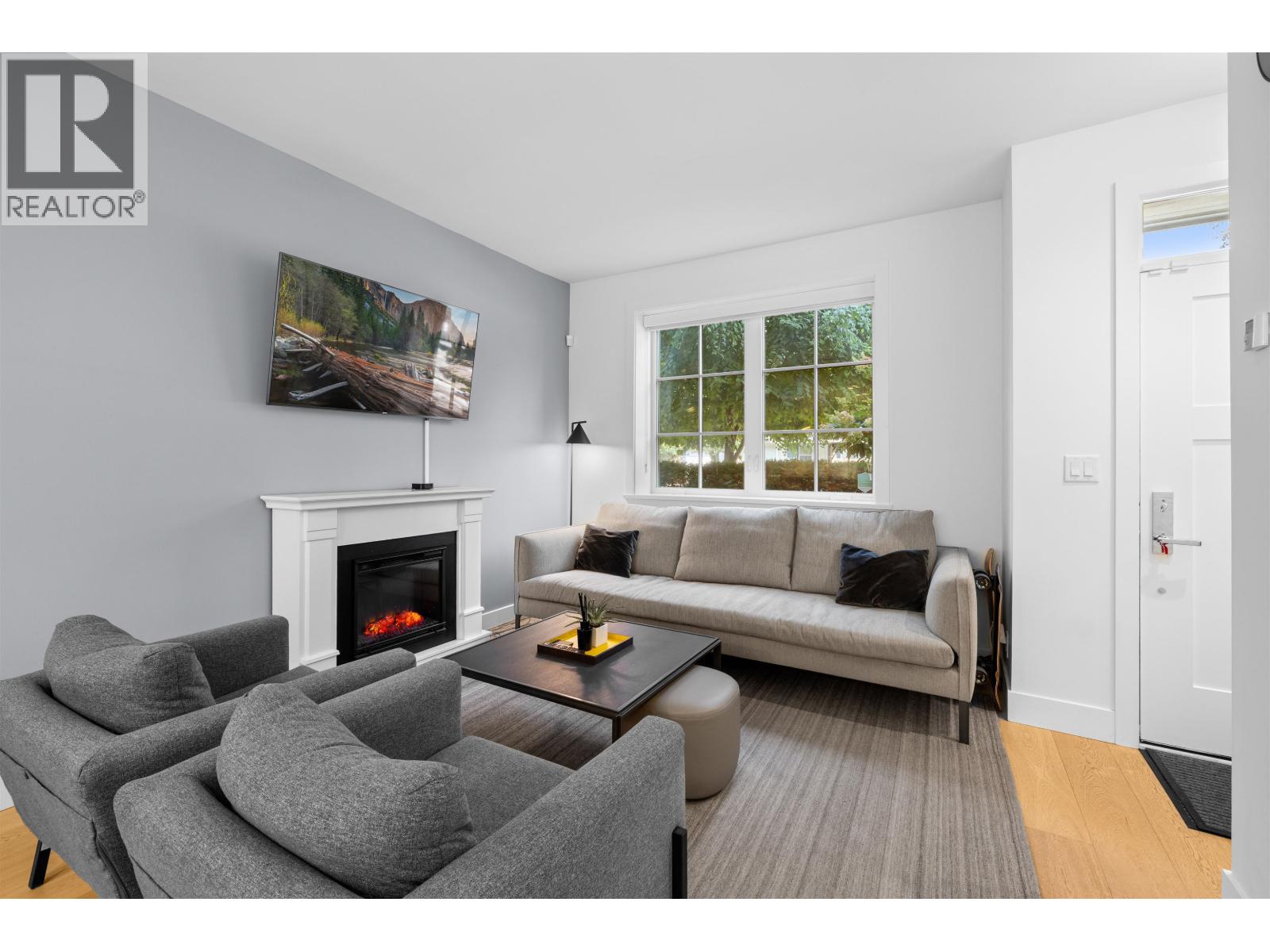 6 1133 RIDGEWOOD DRIVE