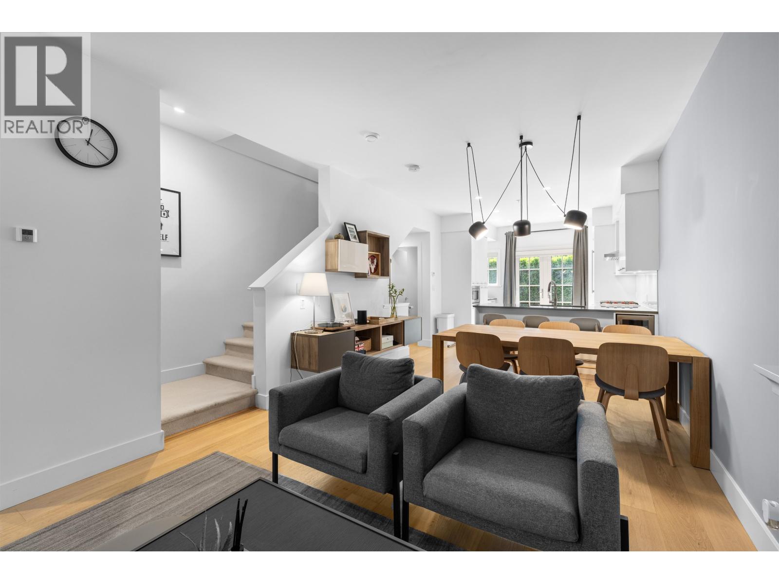 6 1133 RIDGEWOOD DRIVE