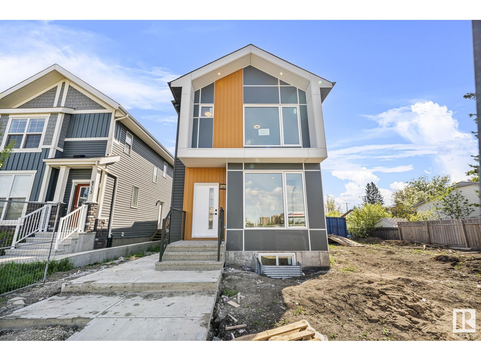 8713 149 ST NW
