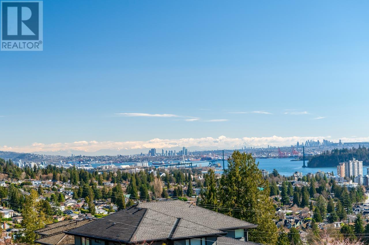 2616 PALMERSTON AVENUE