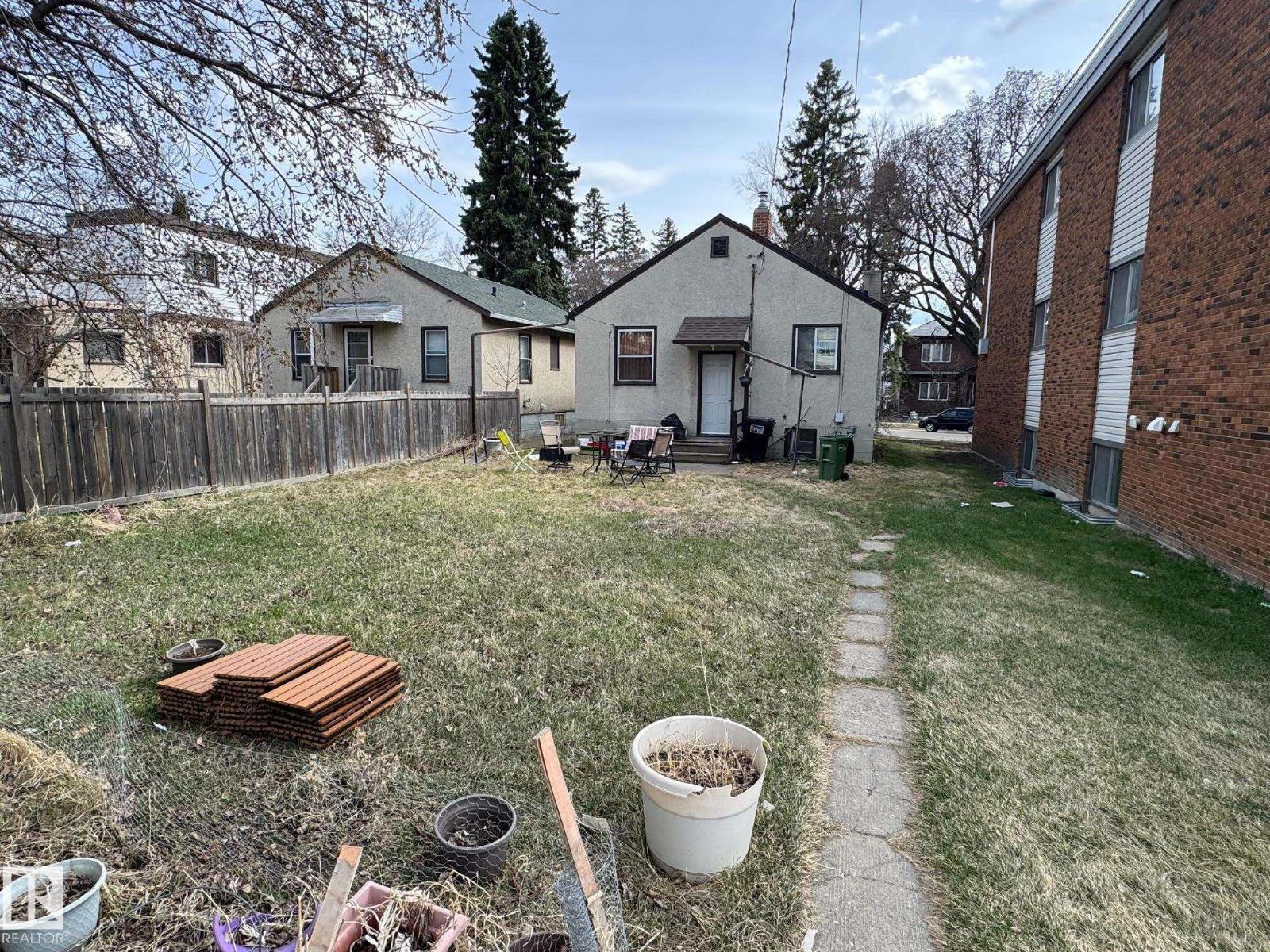 10708 UNIVERSITY AV NW