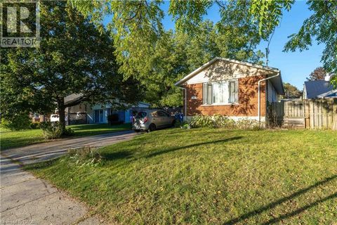 41 ALMA Street N Guelph ON N1H5X2