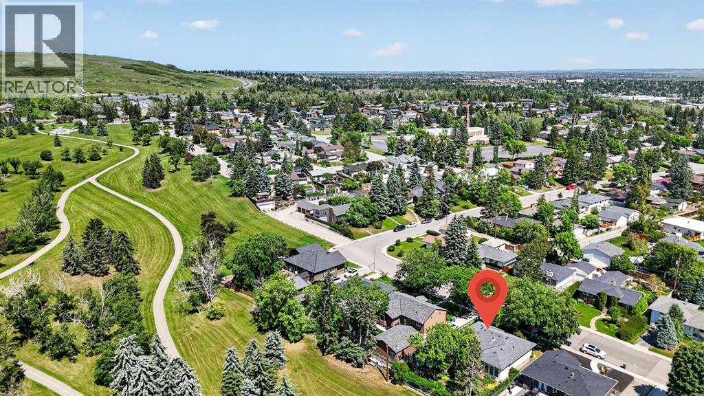 819 Thorneycroft Drive NW