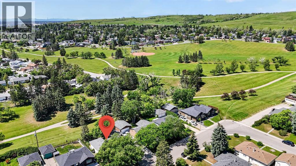 819 Thorneycroft Drive NW
