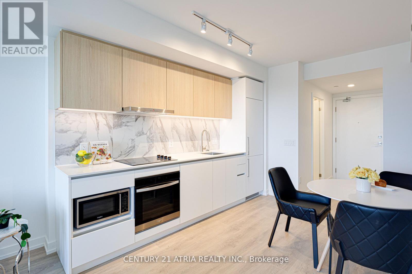822 - 1100 SHEPPARD AVENUE W