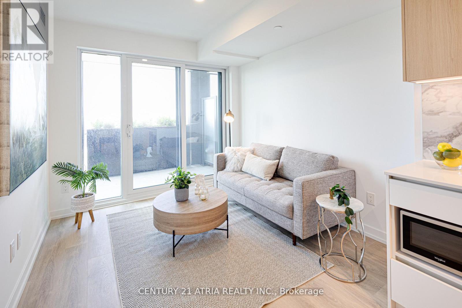 822 - 1100 SHEPPARD AVENUE W