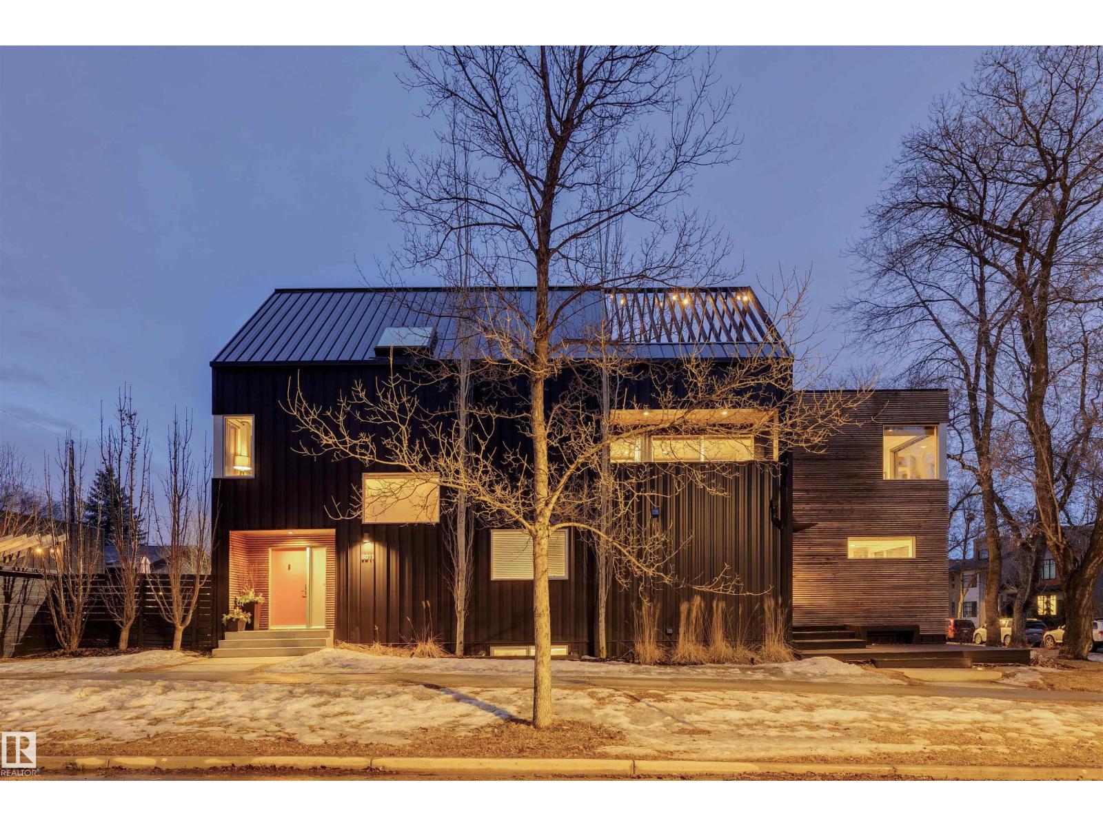 10958 80 AV NW