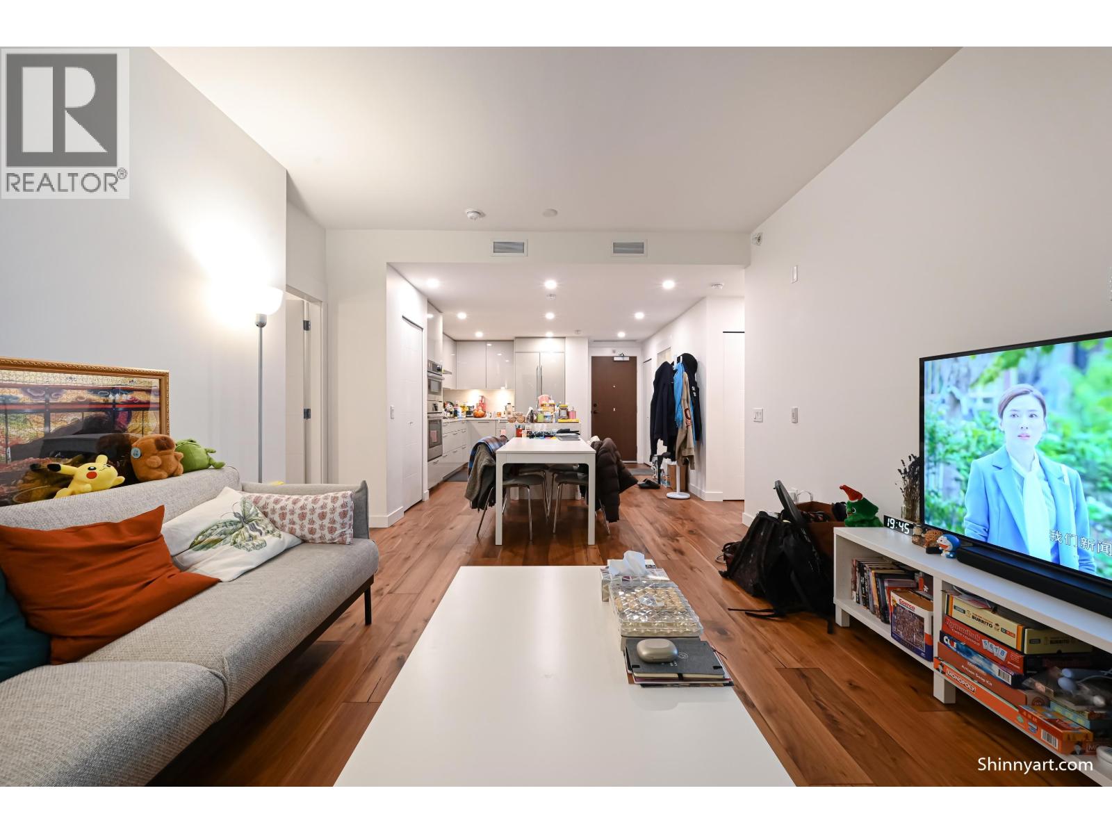 202 5058 CAMBIE STREET