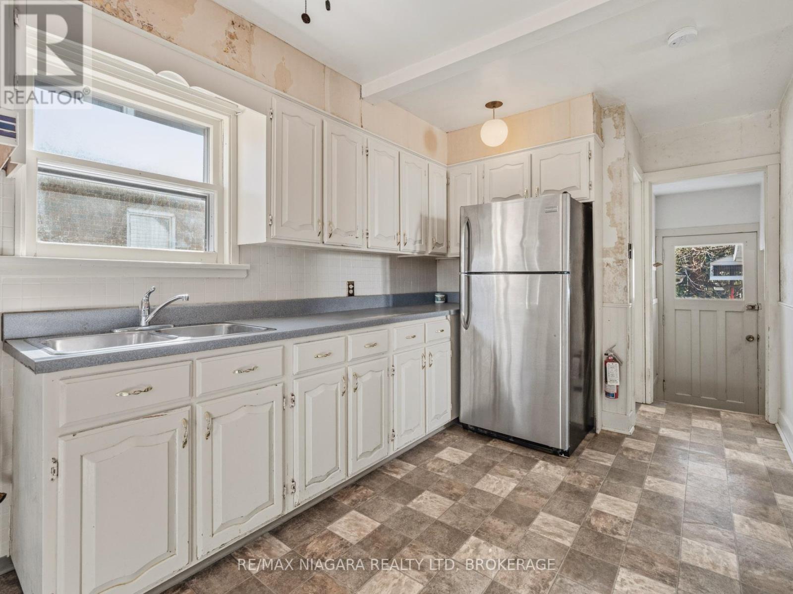 5005 KINGSTON AVENUE