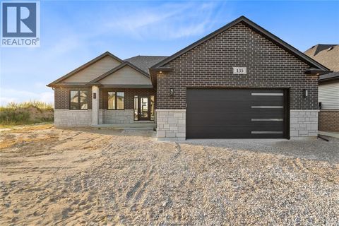 135 VALENCIA DRIVE Chatham ON N7L0H3