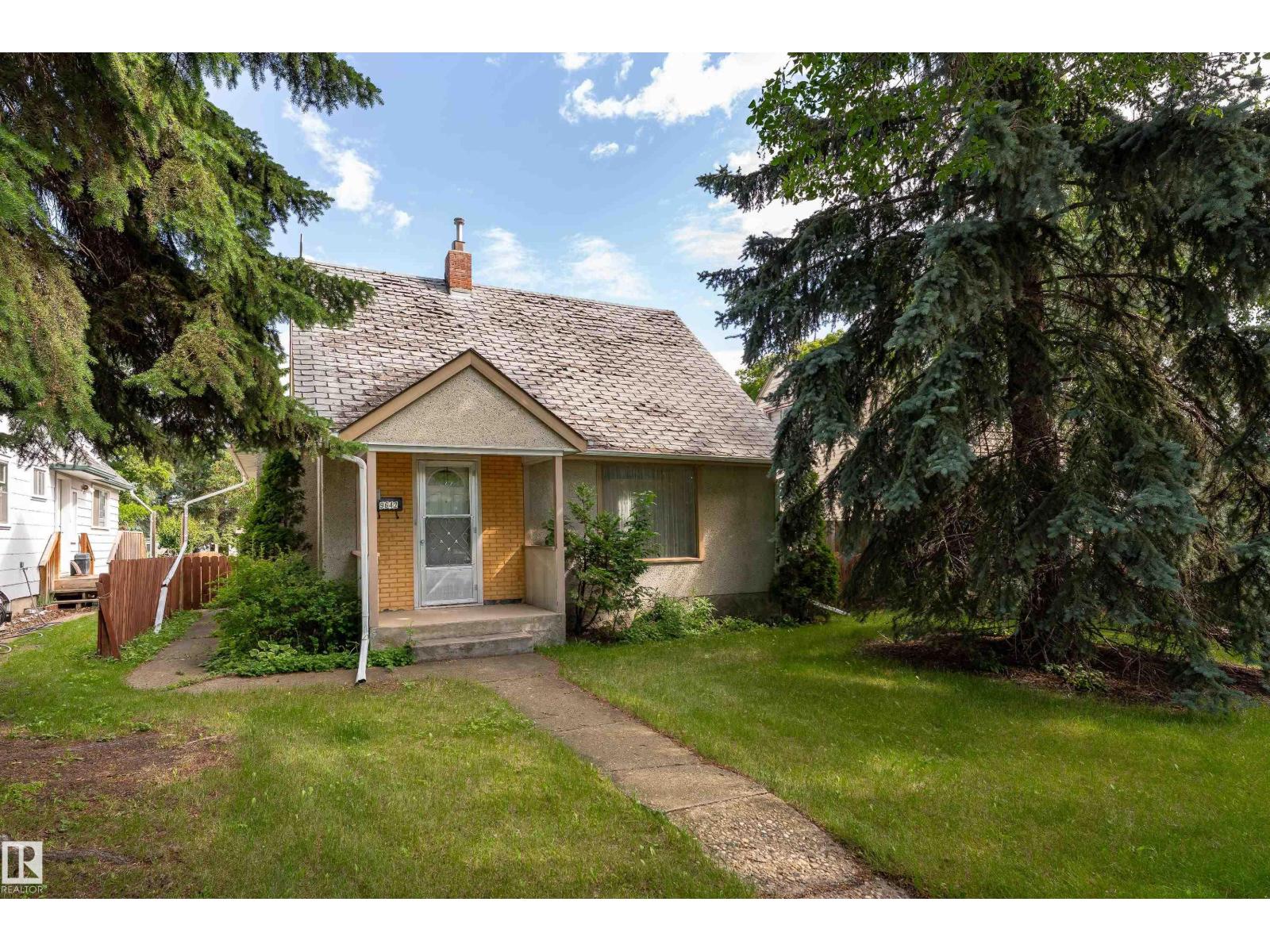 9642 72 AV NW NW