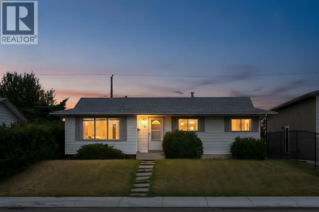 112 Penmeadows Close SE