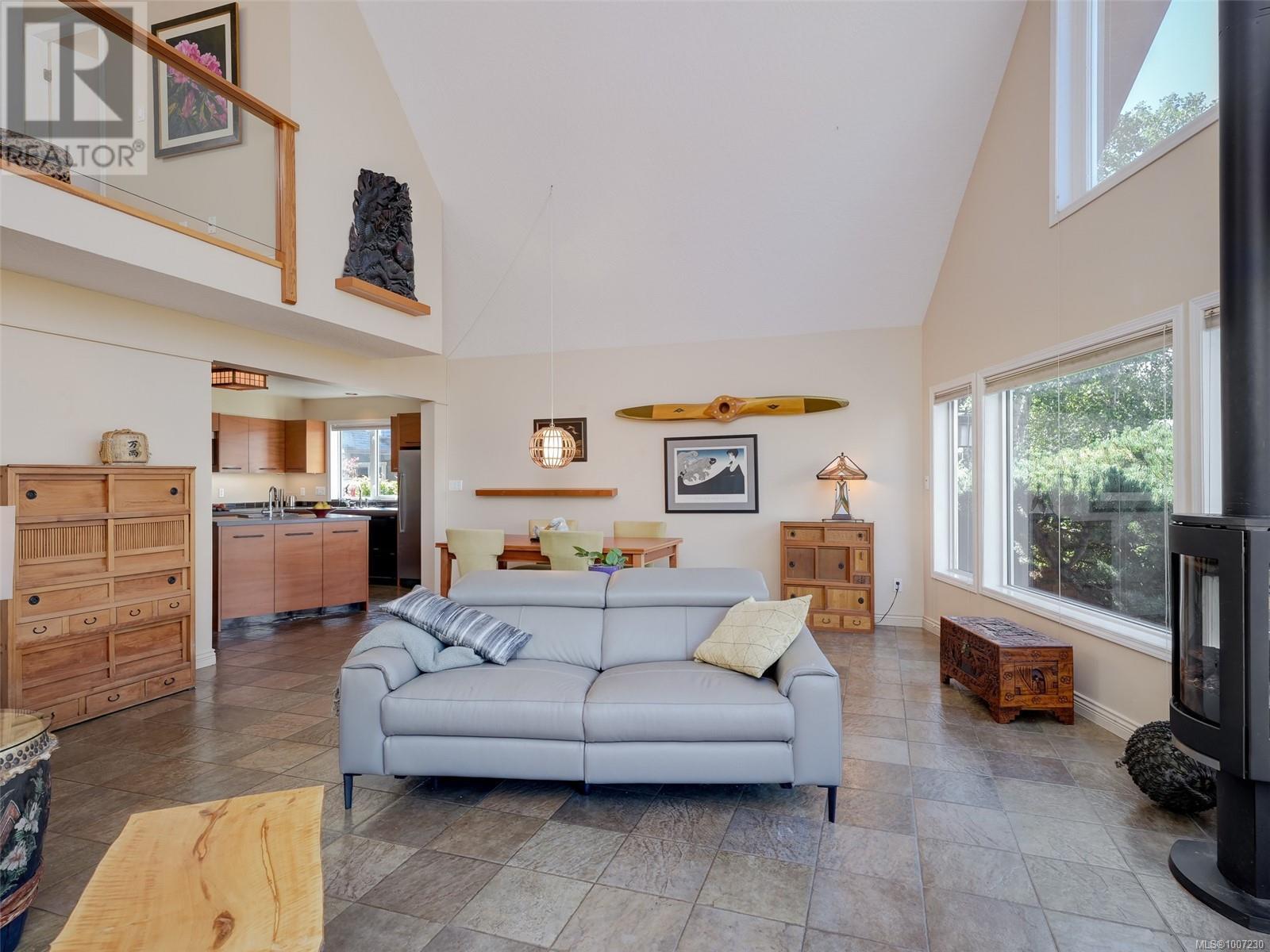 10189 West Saanich Rd
