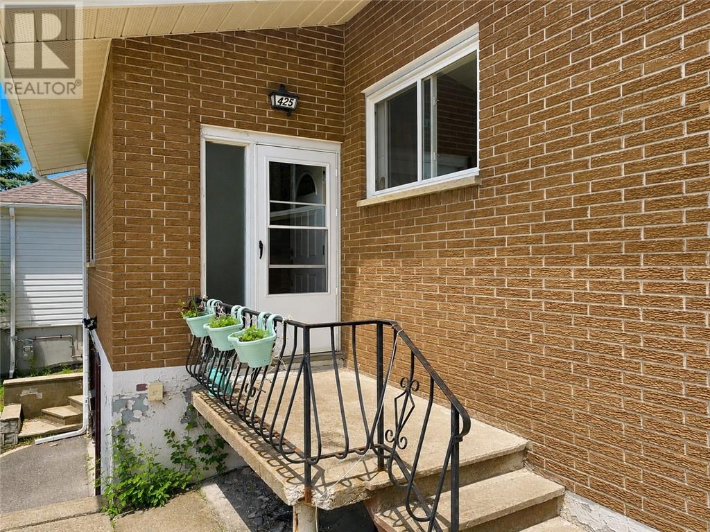 425 Haig Street