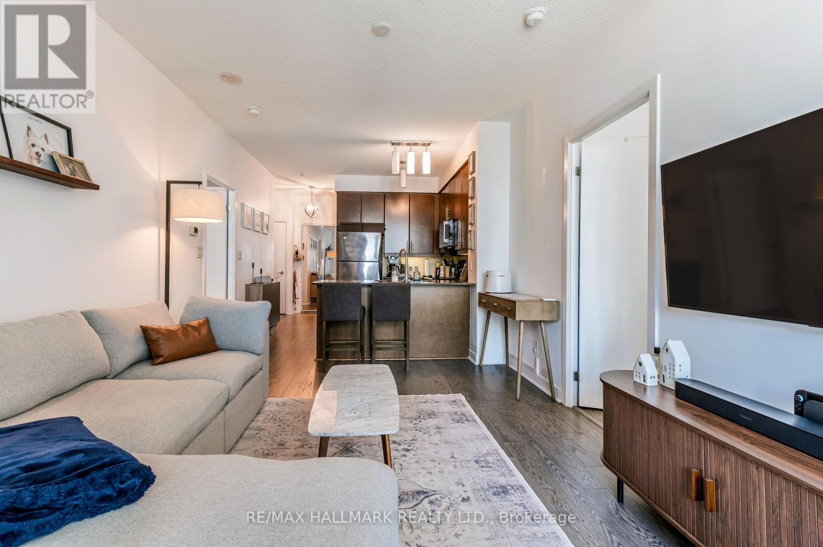 2211 - 18 HARBOUR STREET