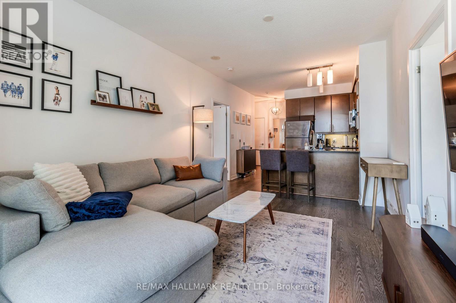 2211 - 18 HARBOUR STREET