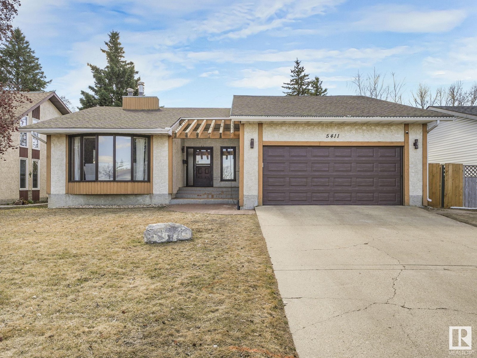 5411 17 AV NW NW