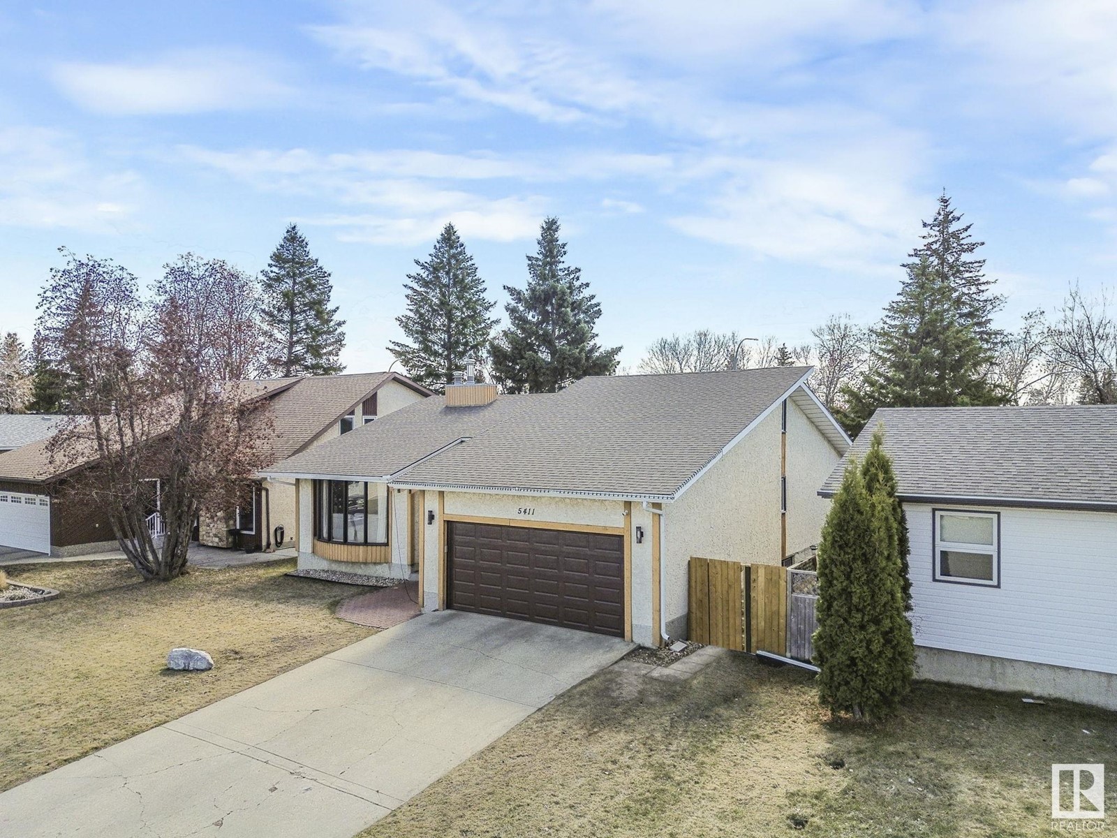 5411 17 AV NW NW