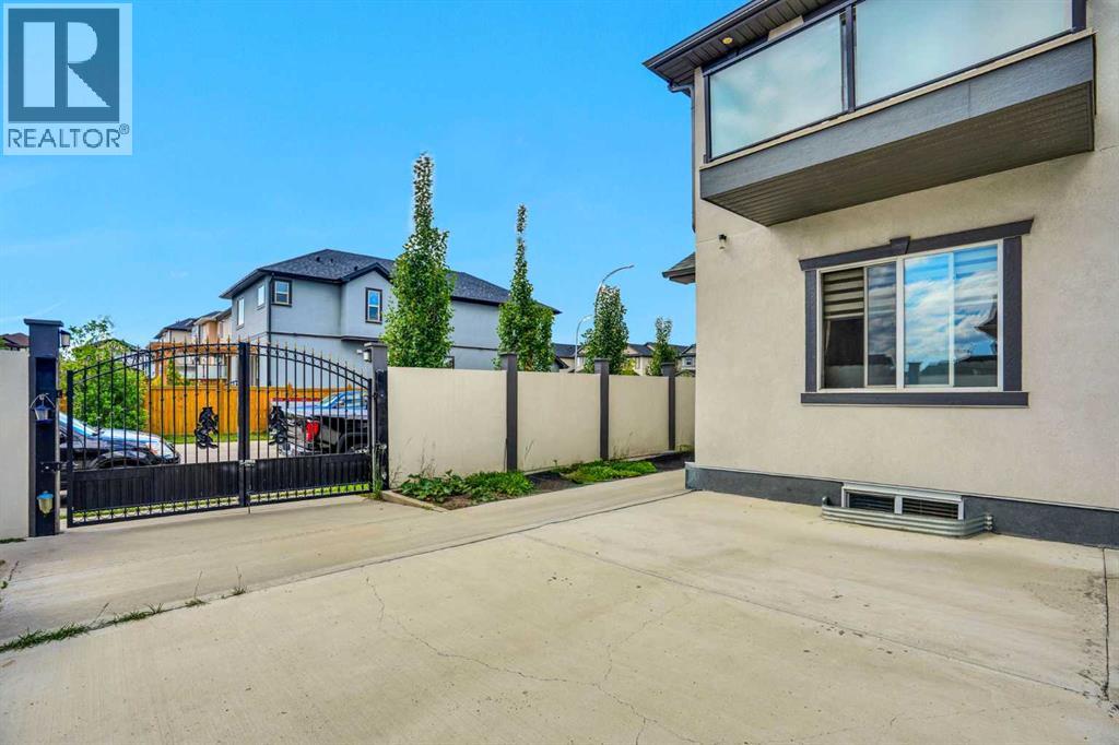 332 Saddlemont Boulevard NE