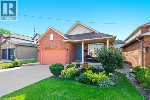 20 DIAMOND Court Hamilton ON L9C7V5