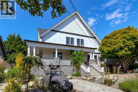 1150 McClure St Victoria BC V8V3G2